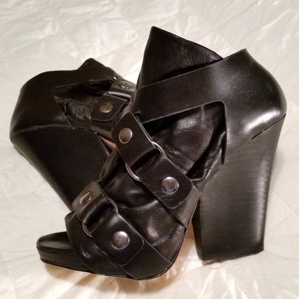 Black Dolce Vita Shoes with Dust Bags & Box